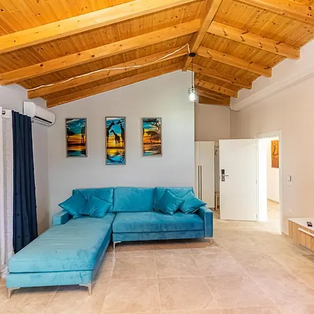 The Old Bakery * Кепаро