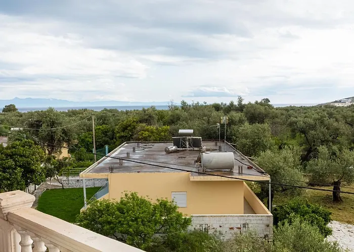 The Old Bakery * Qeparo