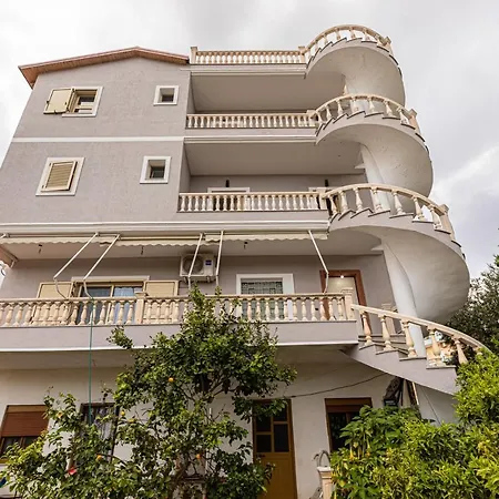 The Old Bakery 체파로